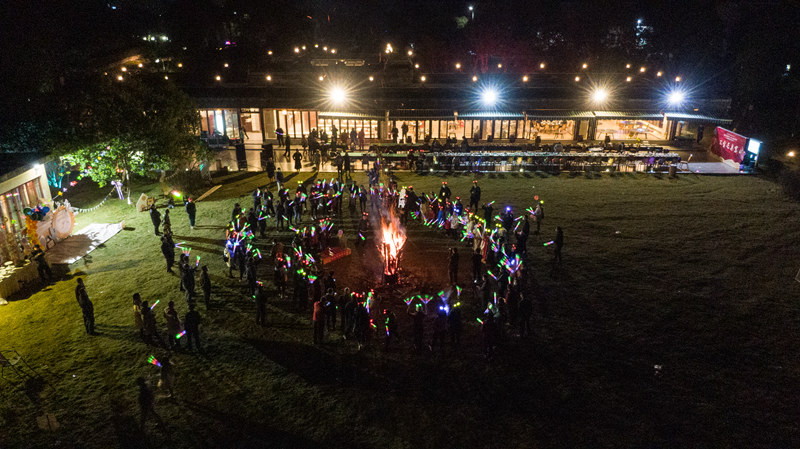 篝火晚会.jpg
