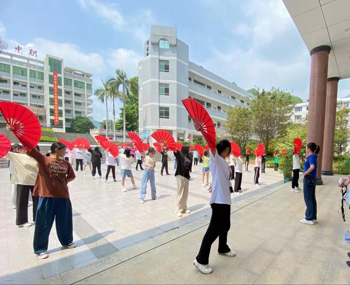 礼仪操训练.jpg