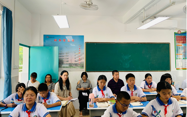 随堂听课现场.png