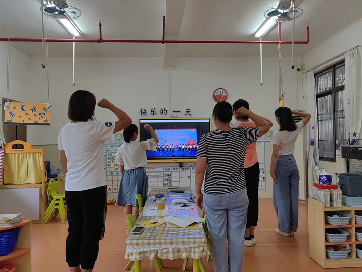教师宣誓.jpg