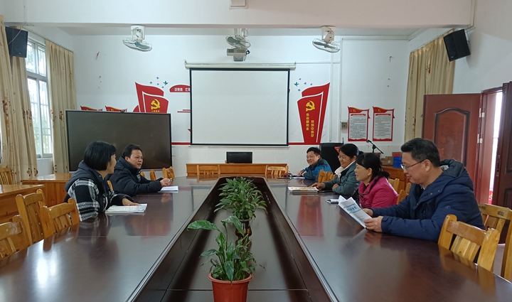 组织教师提前备课.jpg
