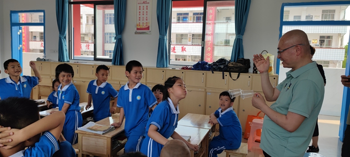 心灵成长辅导课现场.jpg