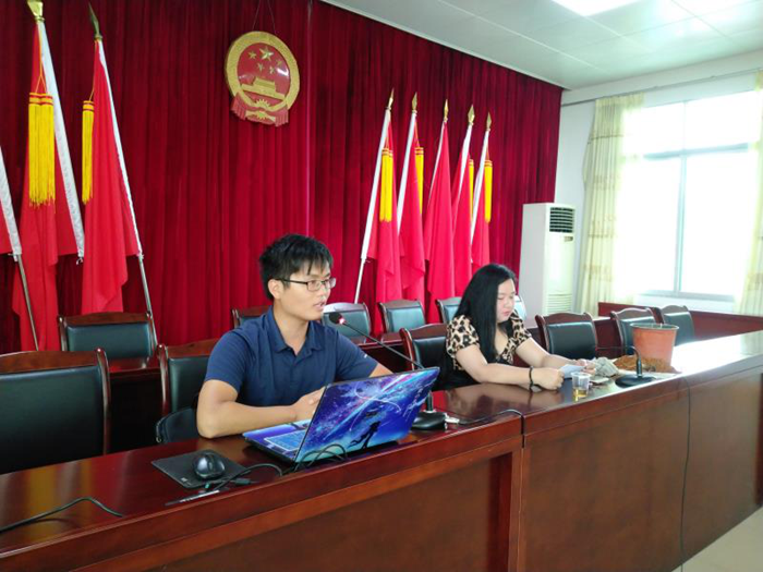 陈烽锋在桂头镇2019年第一期建档立卡劳动力成员技能培训会上作技能培训讲话.png