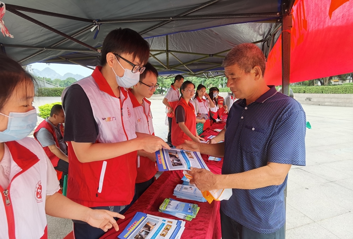 “垃圾分类 绿美家园”暨安全生产月主题宣传志愿服务活动 林遥轩 摄 (6).jpg