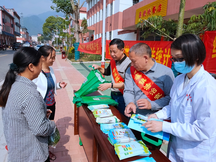 游溪镇在镇街开展全民国家安全教育日普法宣传活动一.jpg