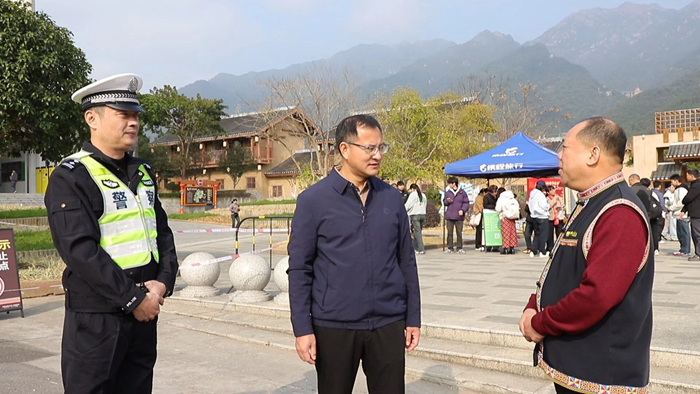 黄艺坤调研春节期间安全生产与文旅市场工作
