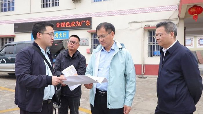 黄艺坤调研绿美生态建设与春耕备耕工作