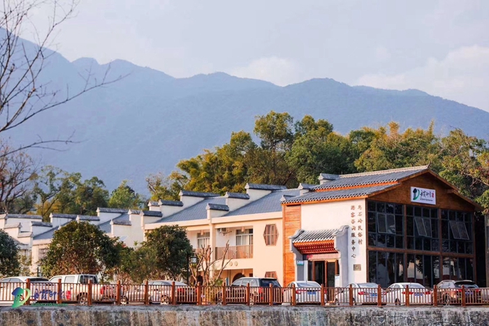 一六镇乌石岭民俗村游客咨询服务中心建成使用.jpg